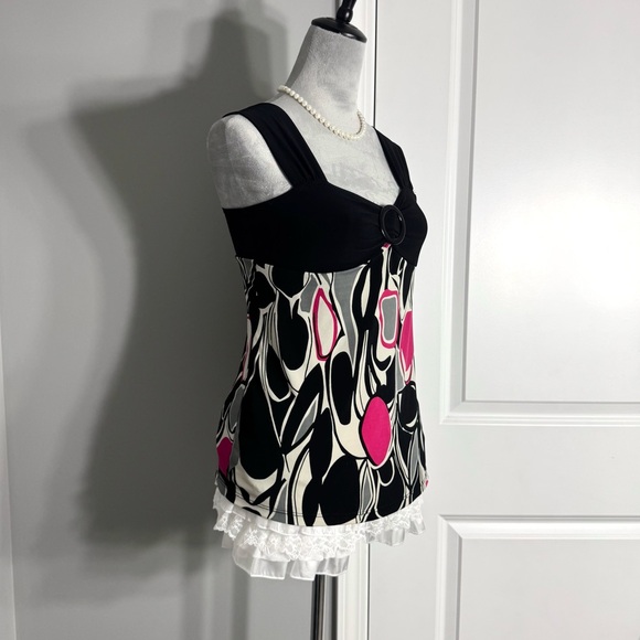 Abstract O-Ring Tank - Picture 7 of 13